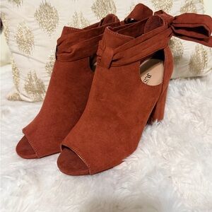 JustFab Rust Peep Toe Heels with Bow Detail